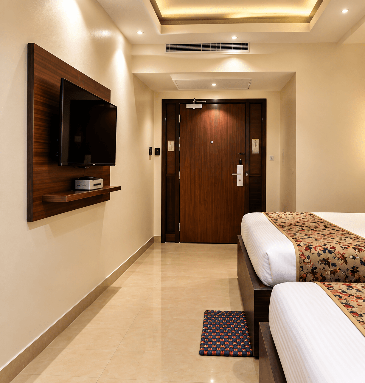 Triple Room thumbnail 3